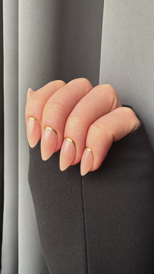 Press On neglur - Nude with Gold line